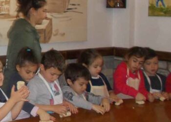 Επίσκεψη στο Λαογραφικό Μουσείο Βαρνάβα